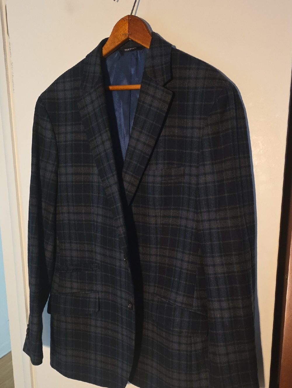 Banana Republic Men's Navy and Gray Plaid Sport Coat 42R Perfect Condition